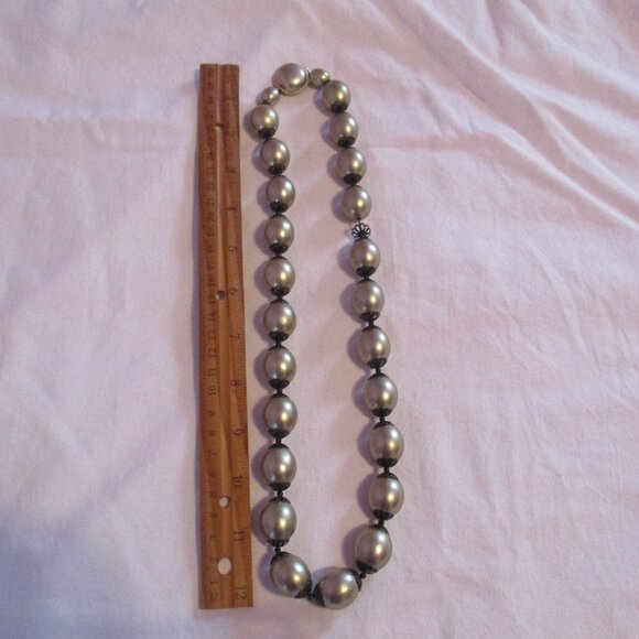 HONG KONG Womens Sage Green Faux Pearl Necklace Choker Signed 20" - Picture 2 of 5